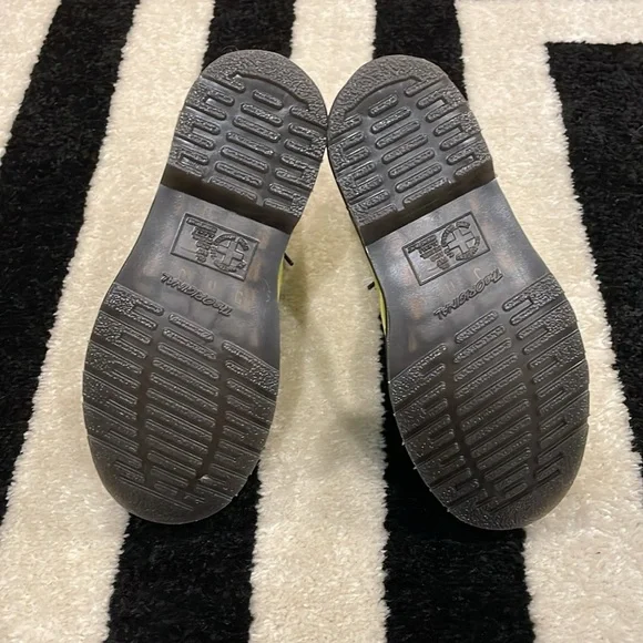 "**Brand New Dr. Martens 1460 8-Eye Combat Boots - Lime Green, Size 6** NO BOX - Picture 4 of 4